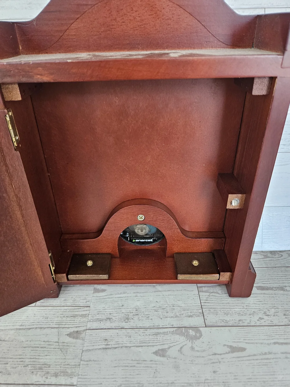 Danbury Mint The Prized Catch Wood Clock Bass Fishing Decor Vintage